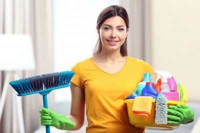 Vệ sinh thảm 2 giup viec nha co be day kinh nghiem