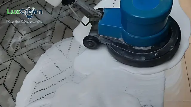 Loại bỏ vết bẩn cứng đầu, tiết kiệm chi phí với 5 mẹo tẩy vết bẩn thảm đơn giản tại nhà 1 Thảm bẩn lâu năm tiềm ẩn nhiều nguy cơ ảnh hưởng đến sức khỏe
